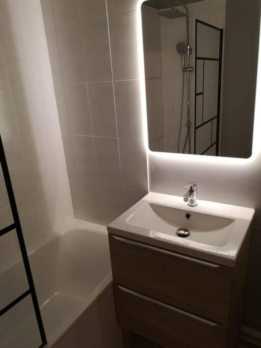 Appartement Centre Avec Balcon Parking Prive أورلييو المظهر الخارجي الصورة