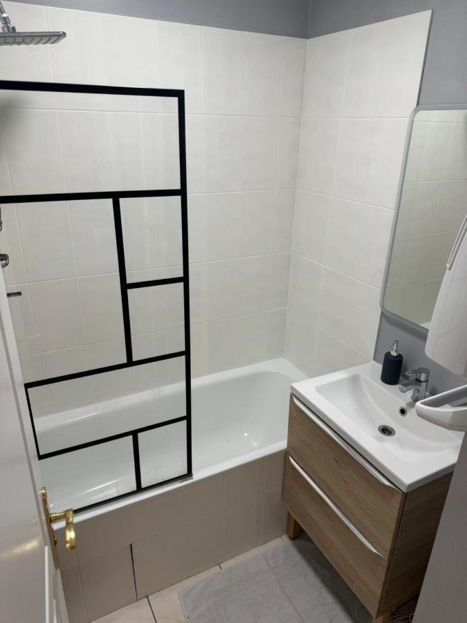 Appartement Centre Avec Balcon Parking Prive أورلييو المظهر الخارجي الصورة